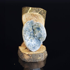 Celestien op houten voet