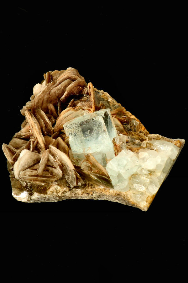 Aquamarijn op Muscoviet specimen ruw, 6 cm, 134 gram, Skardu, Pakistan 1 Aquamarijn op Muscoviet specimen ruw, 6 cm, 134 gram, Skardu, Pakistan
