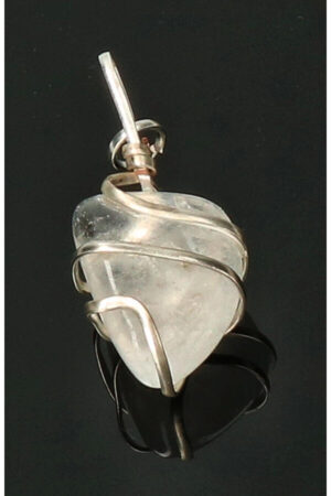 Lichte Rookkwarts spiraal hanger verzilverd, trommelsteen, circa 2 cm