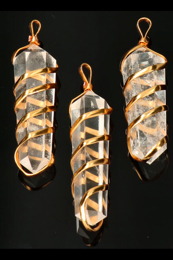 Hanger_Goud_Dubbelpunt_Bergkristal_1ZWART