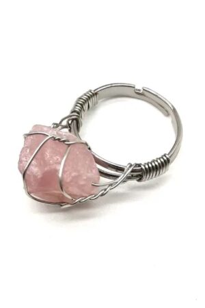 Rozenkwarts ruwe steen, 1-2 cm, in zilverkleurig draad verstelbare ring