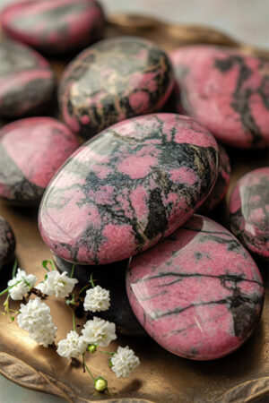 Rhodoniet-Toermalijn palm steen, 3.5-6.5 cm, 25-250 gram