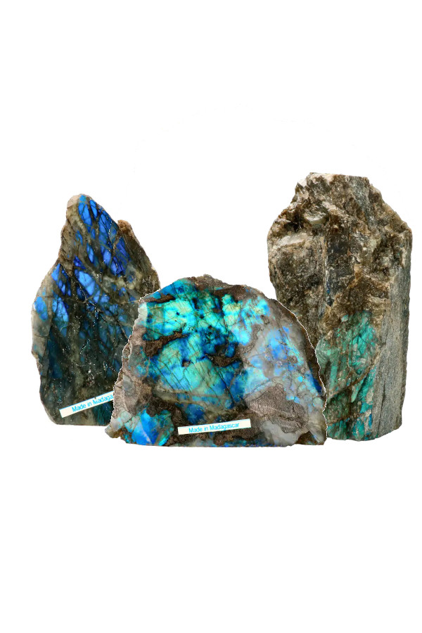 Labradoriet aan een zijde gepolijst, SUPER SALE, diverse gewichten van 50 gram tot 3 kilogram, Madagaskar